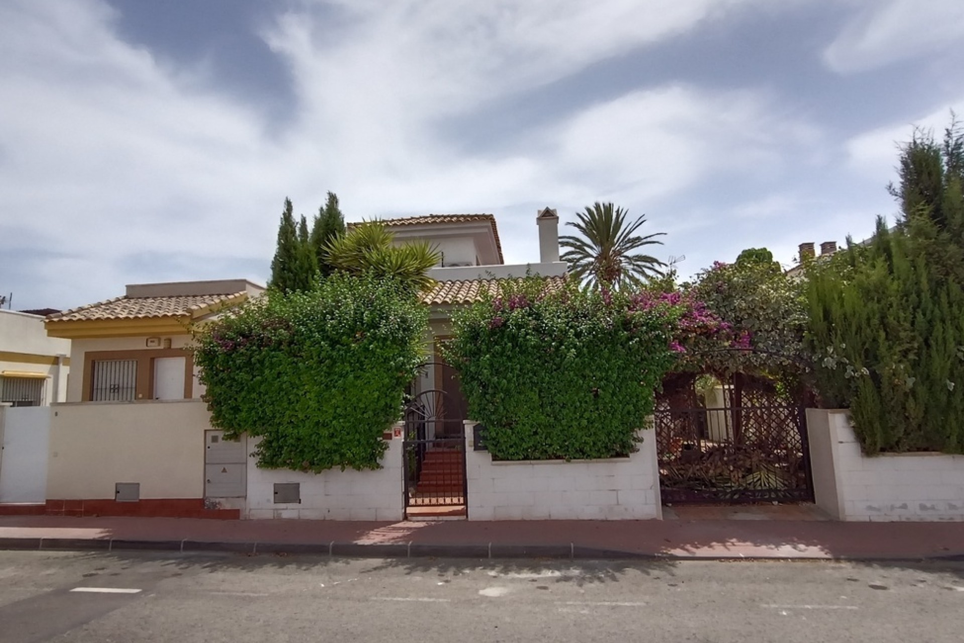 Revente - Villa mitoyenne -
Sucina