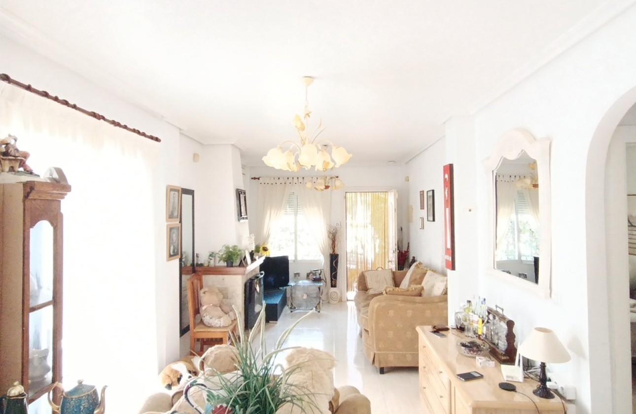 Revente - Villa mitoyenne -
Sucina