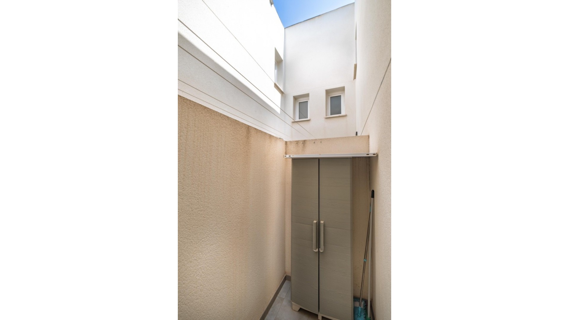 Revente - Villa mitoyenne -
Torrevieja - Aguas Nuevas