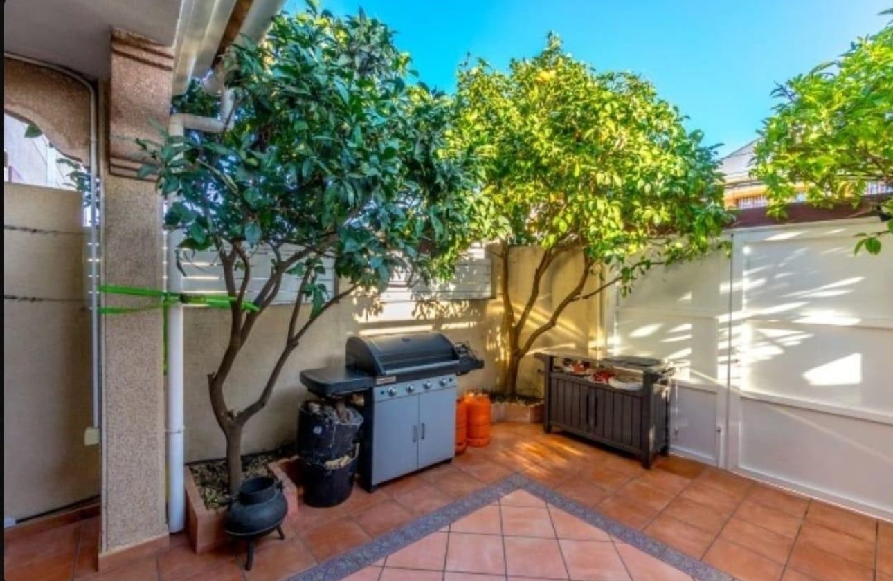 Revente - Villa mitoyenne -
Torrevieja - Aguas Nuevas