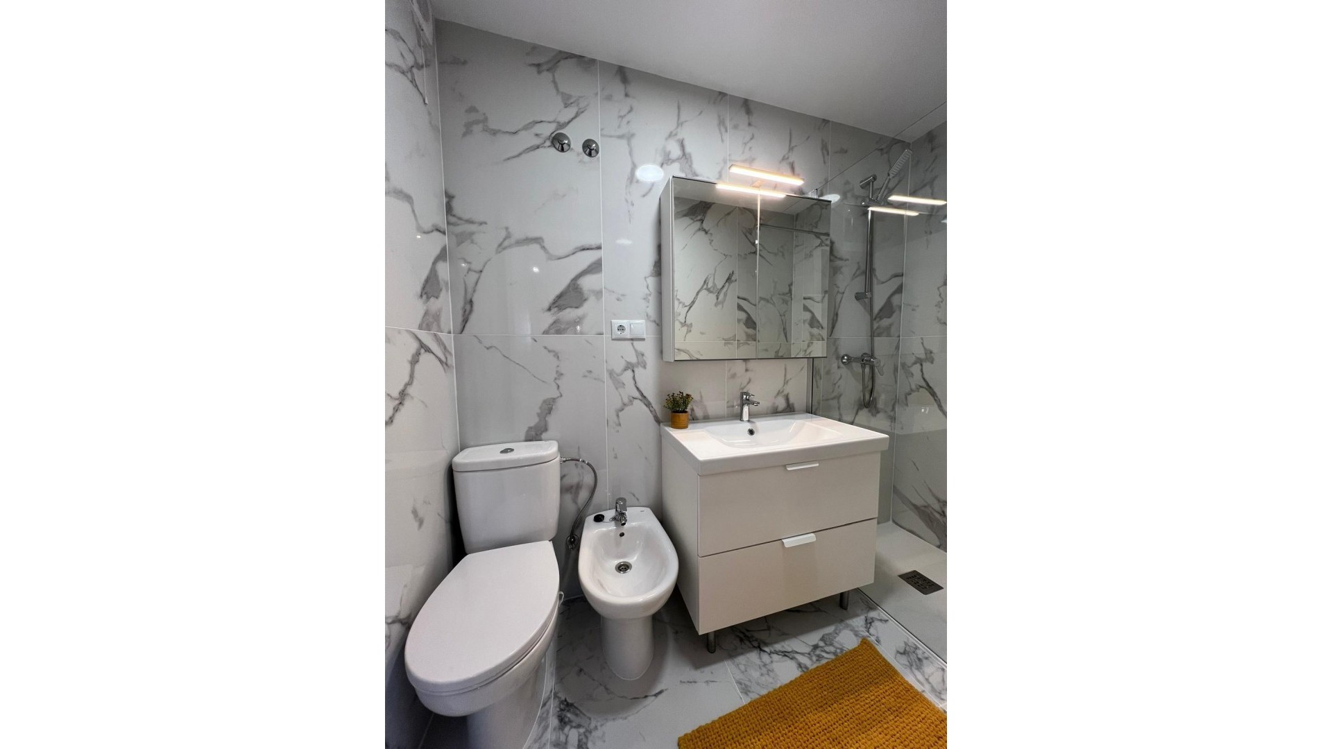 Revente - Villa mitoyenne -
Torrevieja - Torreblanca