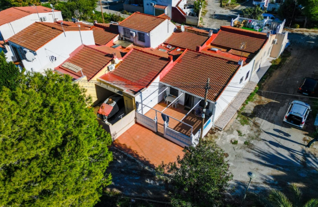 Revente - Villa mitoyenne -
Torrevieja - Torretas