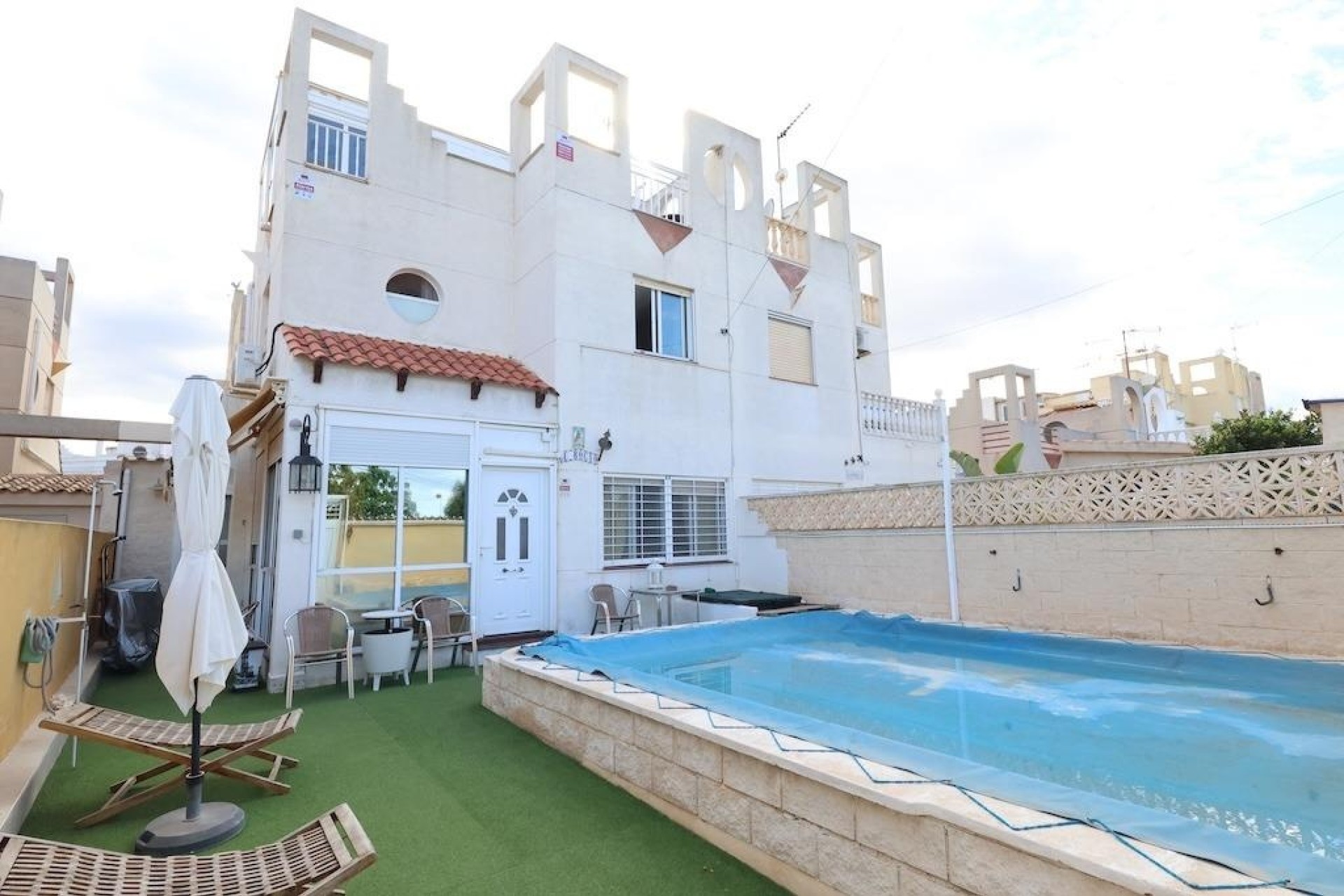 Revente - Villa mitoyenne -
Torrevieja - Torretas