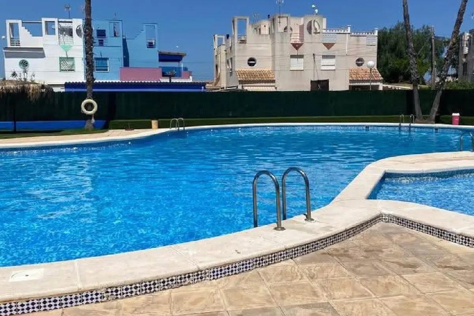 Revente - Villa mitoyenne -
Torrevieja - Torretas