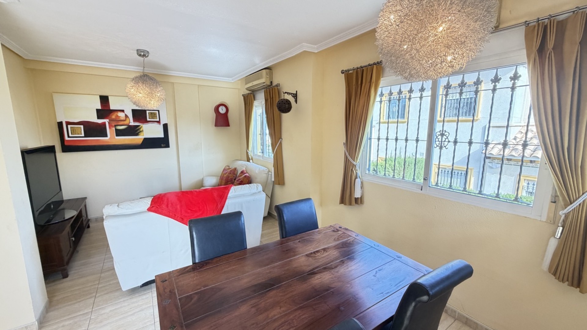 Revente - Villa mitoyenne -
Villamartín