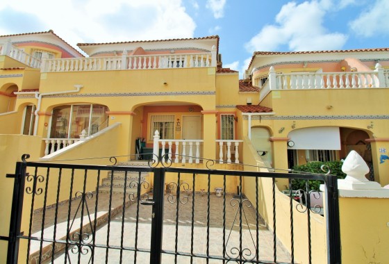 Rijhuis - Herverkoop - Villamartín -
                Villamartín