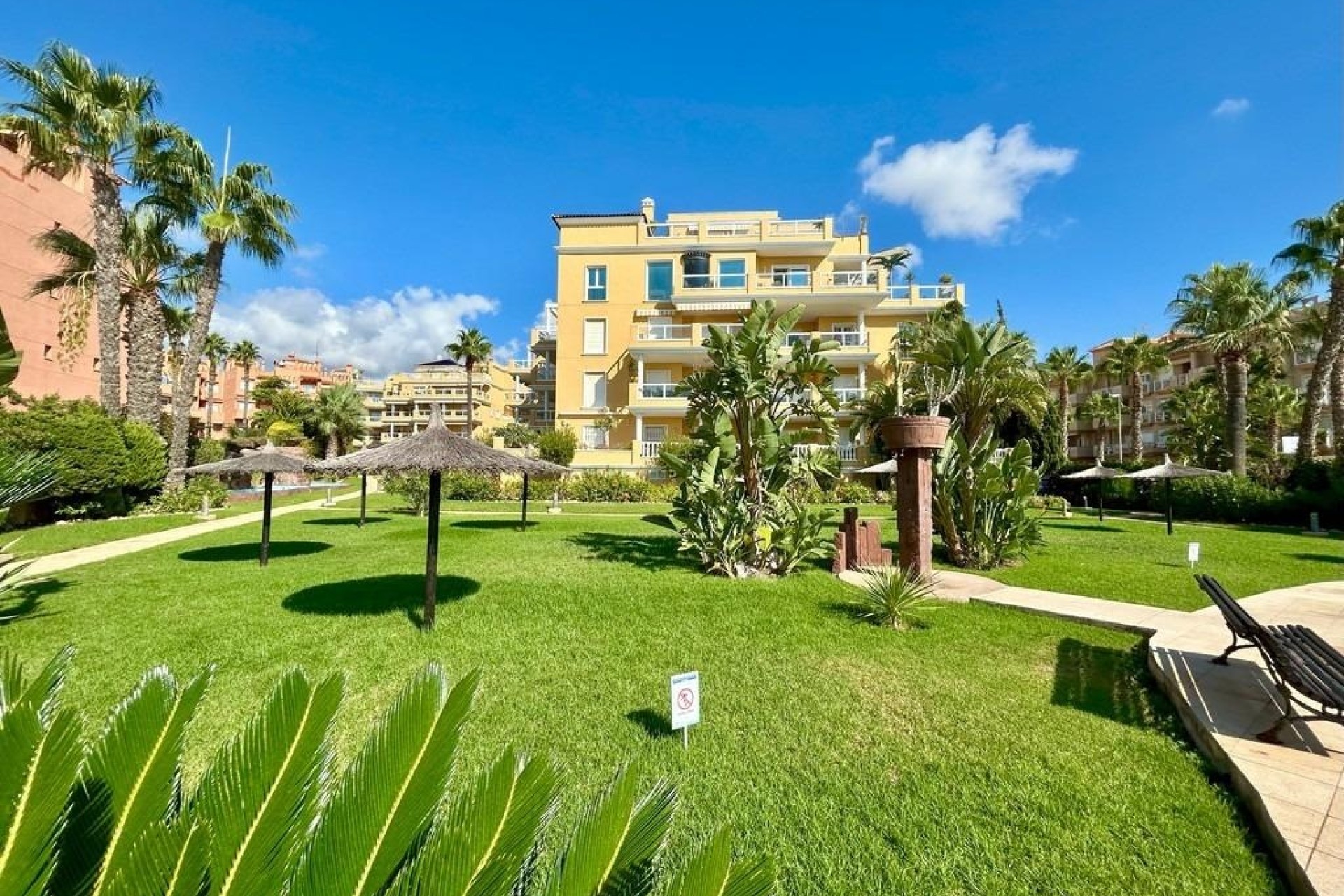 Sale - Apartment Flat -
Dehesa de campoamor - Campoamor