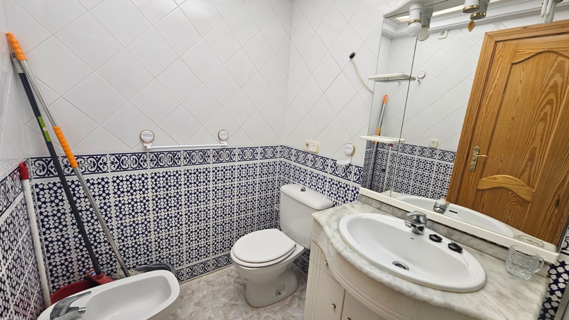 Sale - Apartment Flat -
Guardamar del Segura - Urbanizaciones