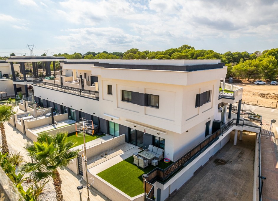 Sale - Apartment Flat -
Lo Crispin