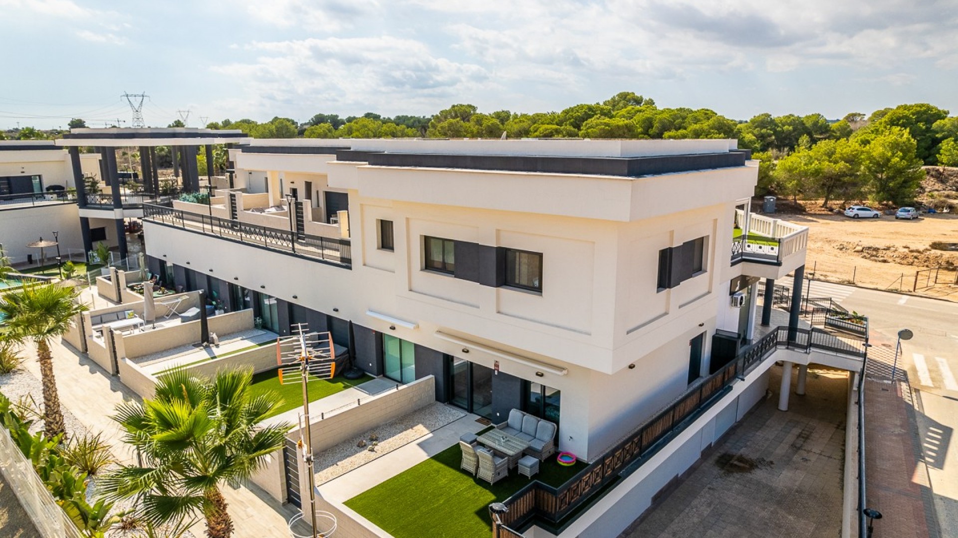 Sale - Apartment Flat -
Lo Crispin