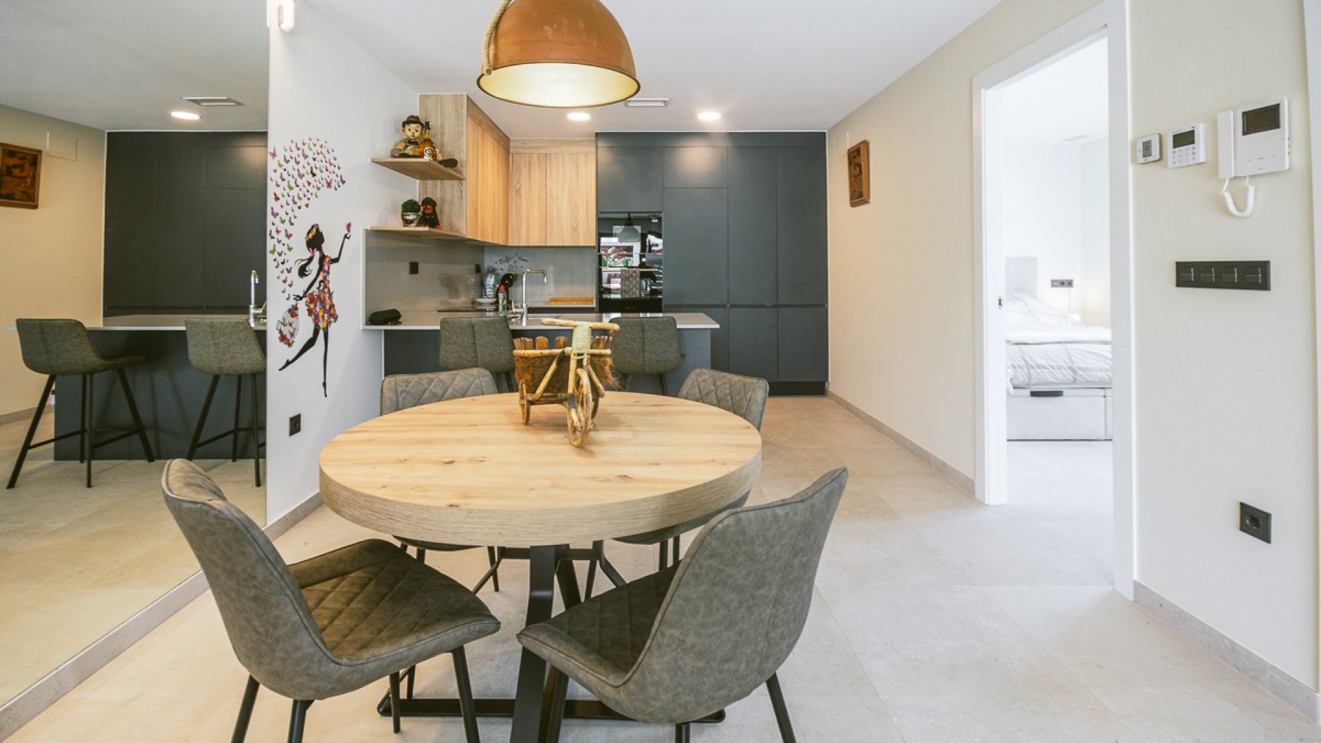 Sale - Apartment Flat -
Lo Crispin