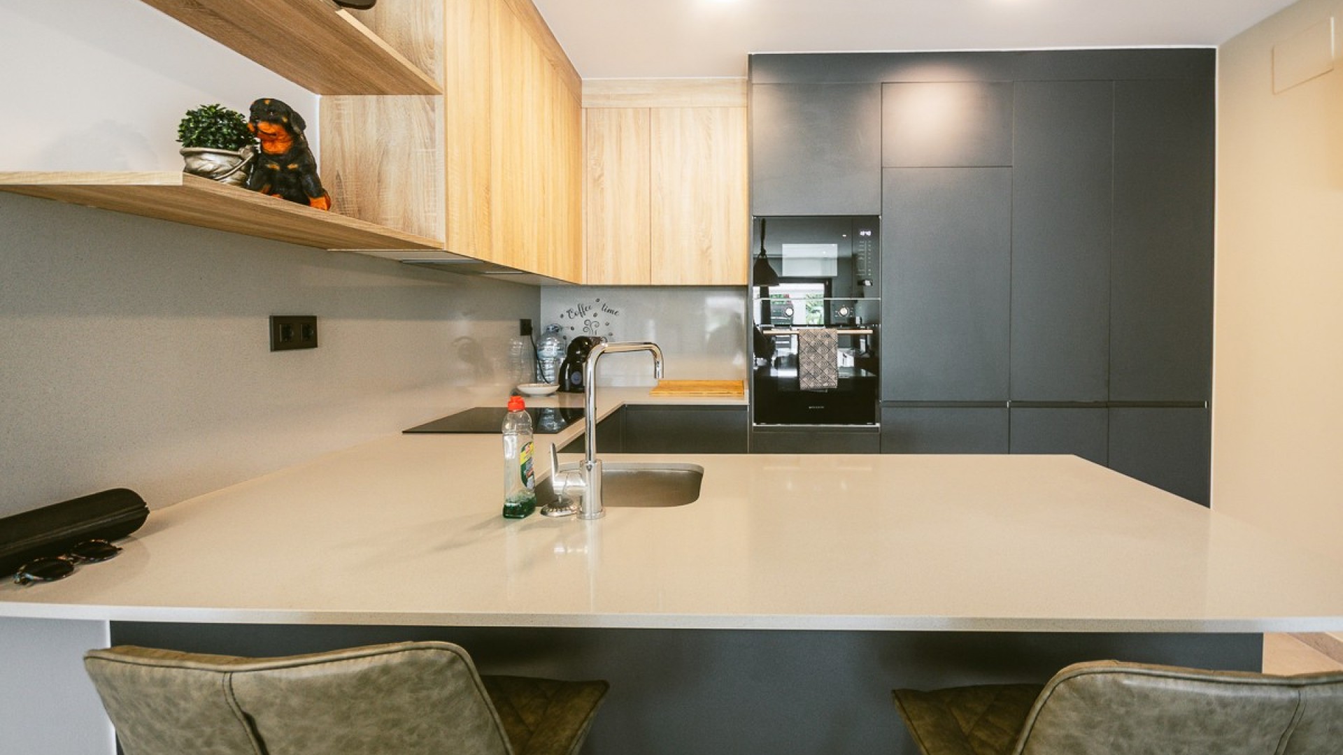 Sale - Apartment Flat -
Lo Crispin