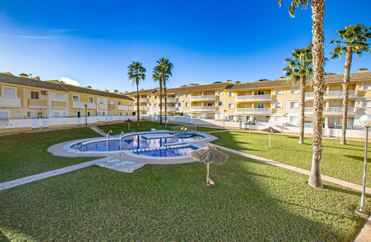 Sale - Apartment Flat -
Lomas de Cabo Roig