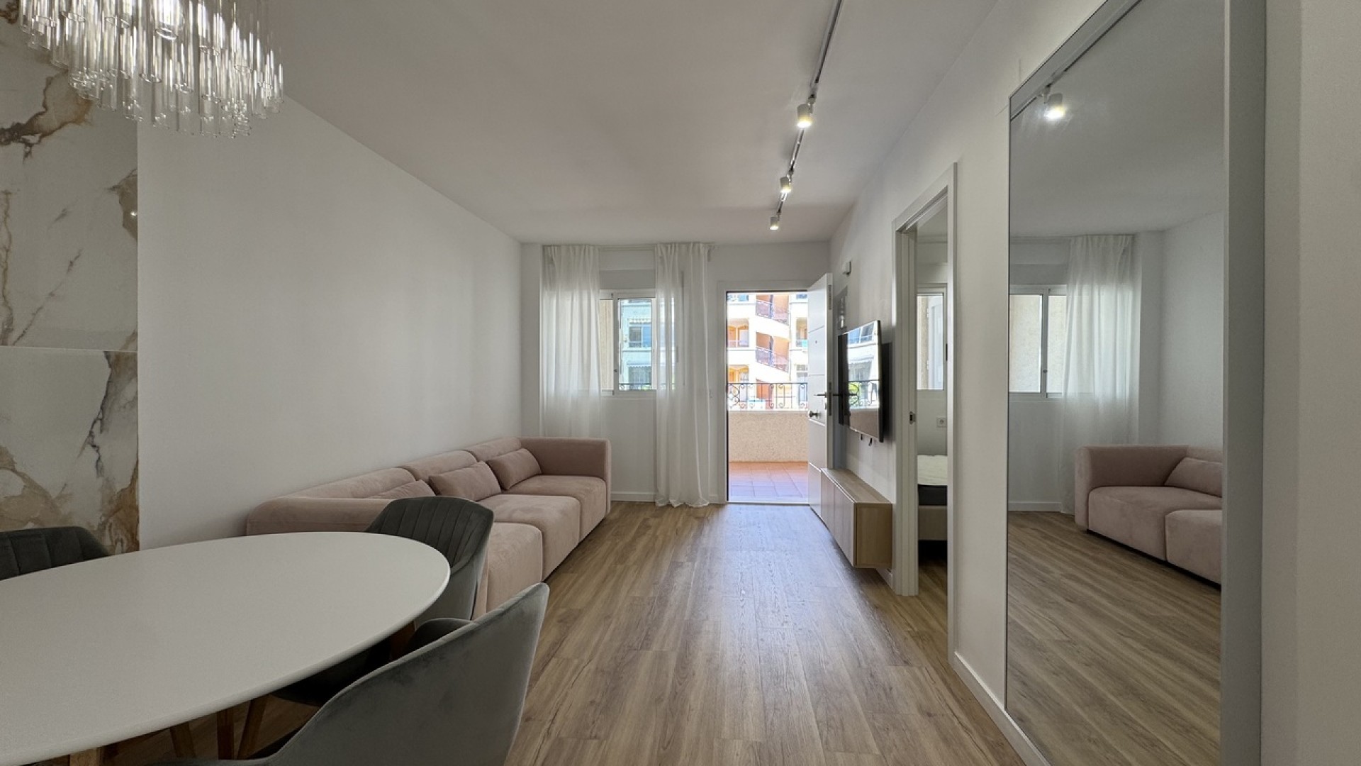 Sale - Apartment Flat -
Los Altos
