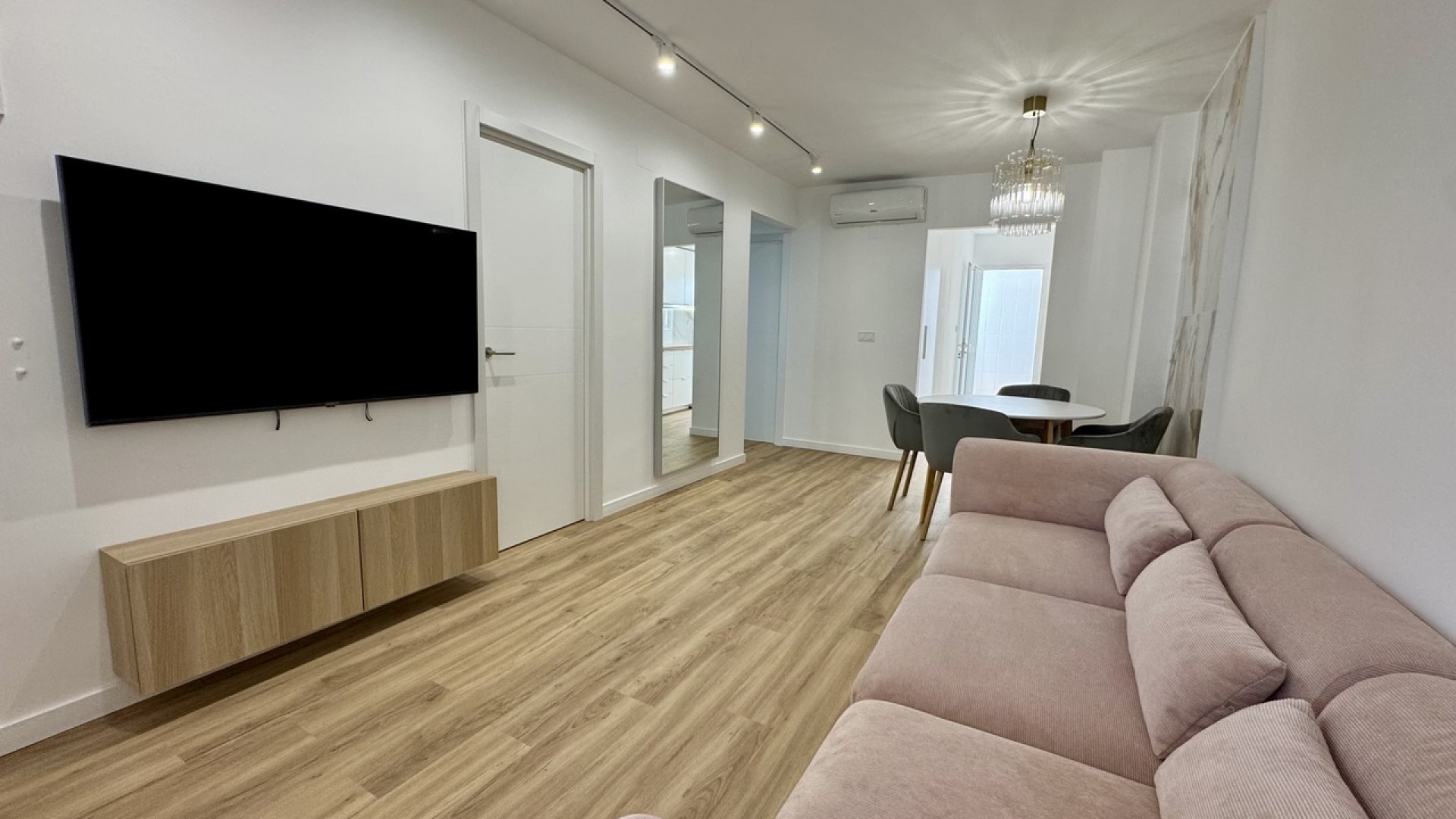 Sale - Apartment Flat -
Los Altos