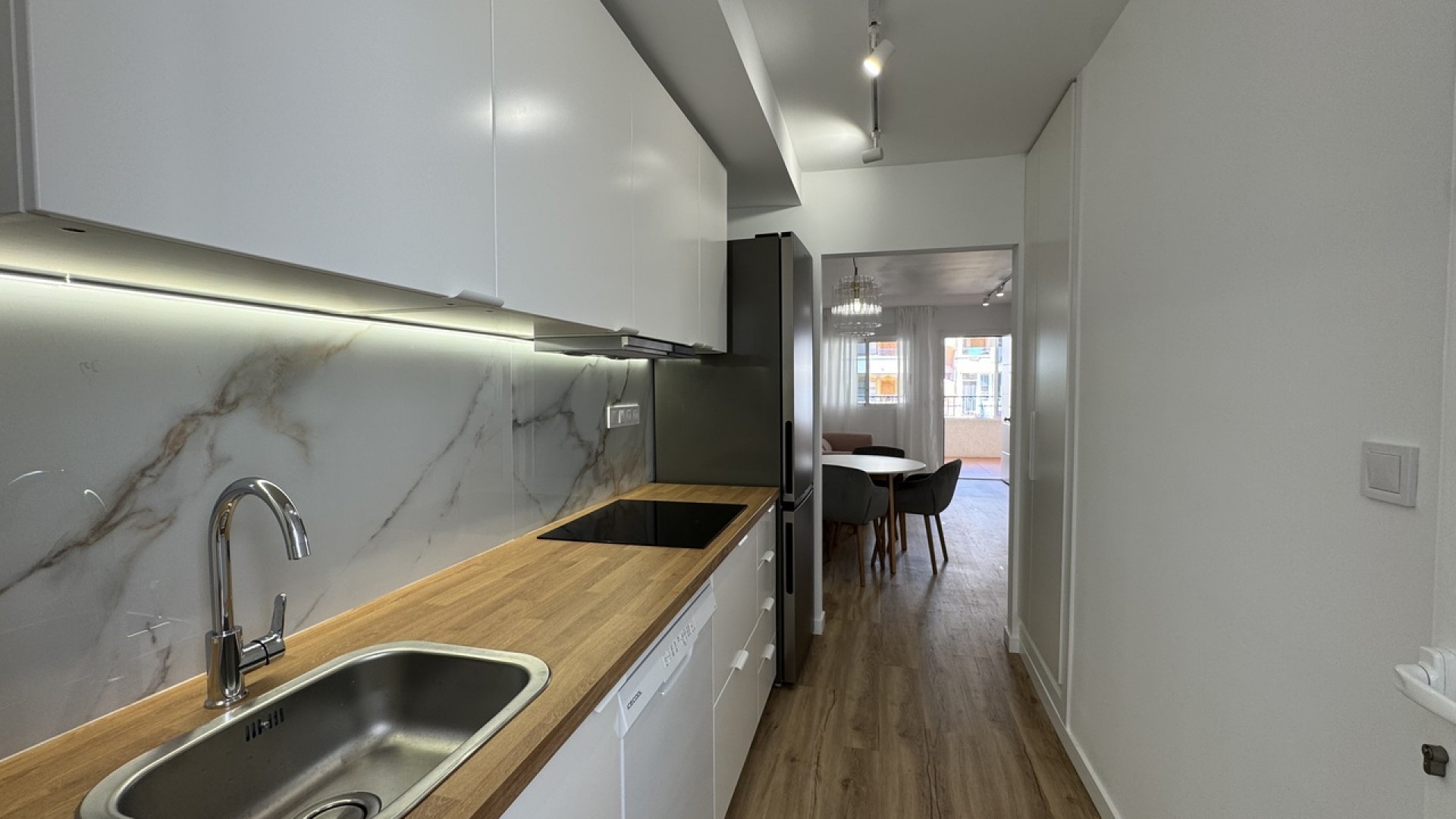 Sale - Apartment Flat -
Los Altos