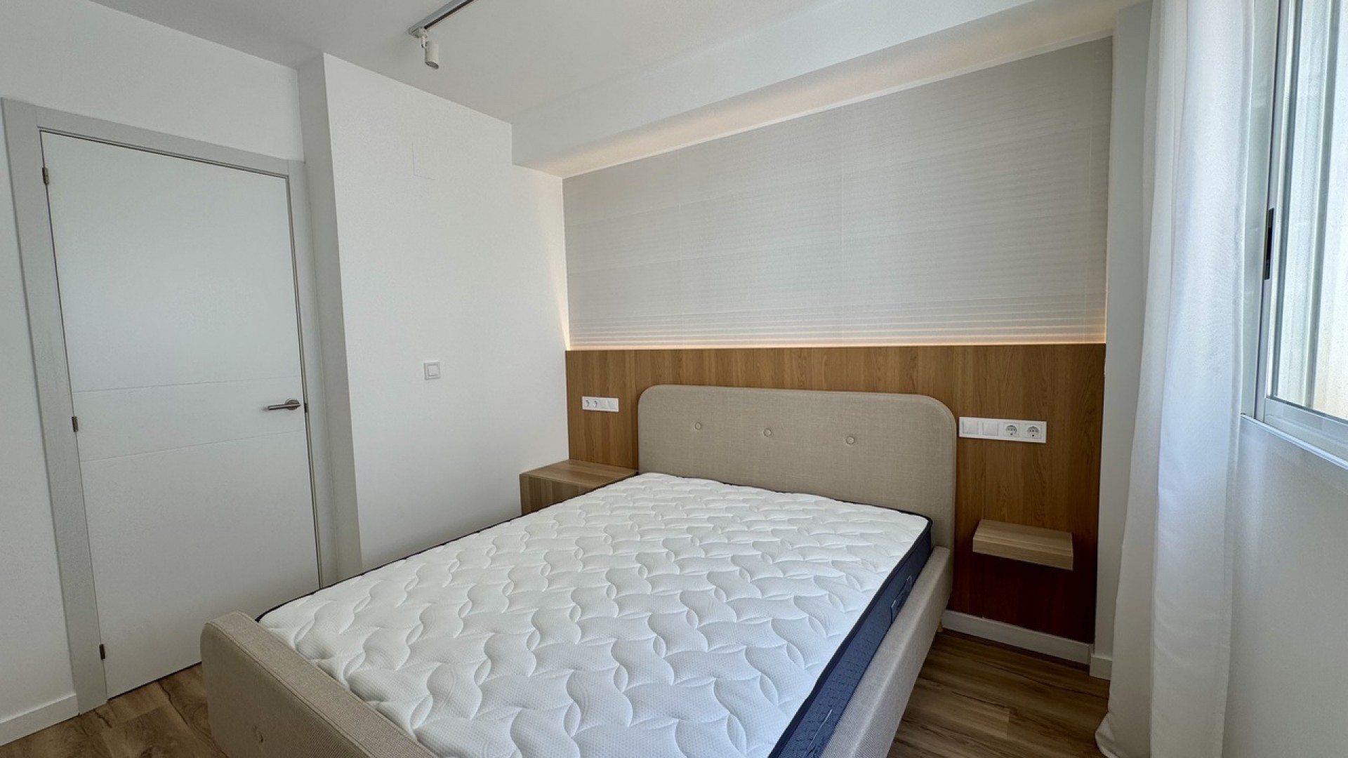 Sale - Apartment Flat -
Los Altos