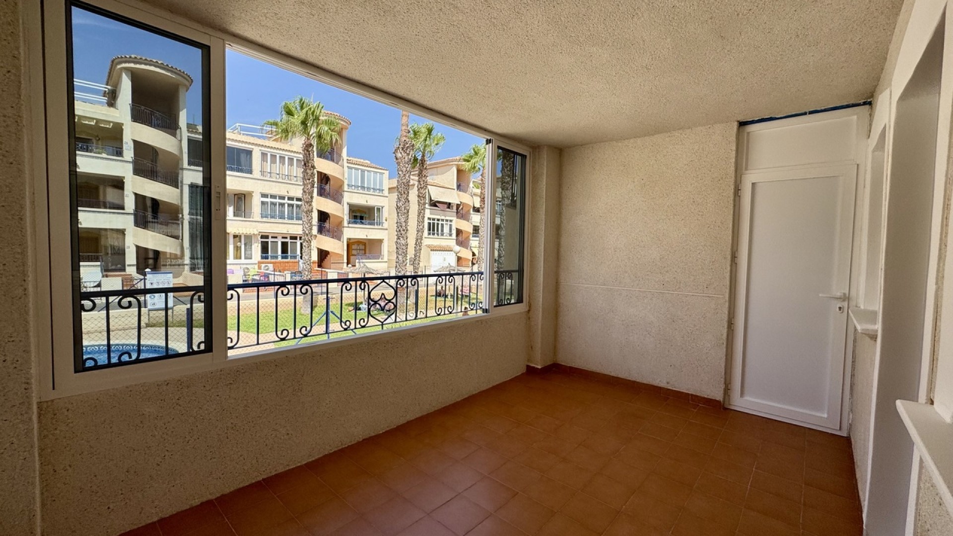 Sale - Apartment Flat -
Los Altos