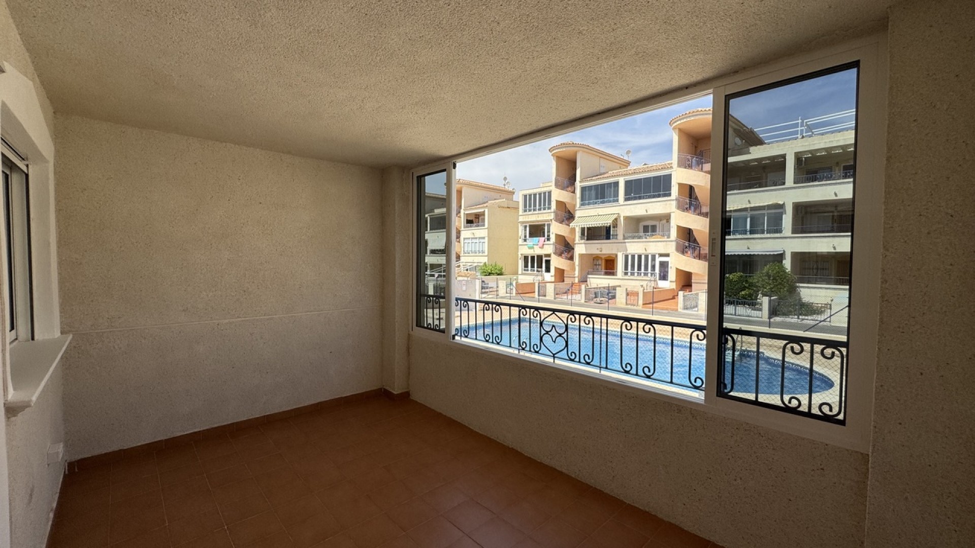 Sale - Apartment Flat -
Los Altos
