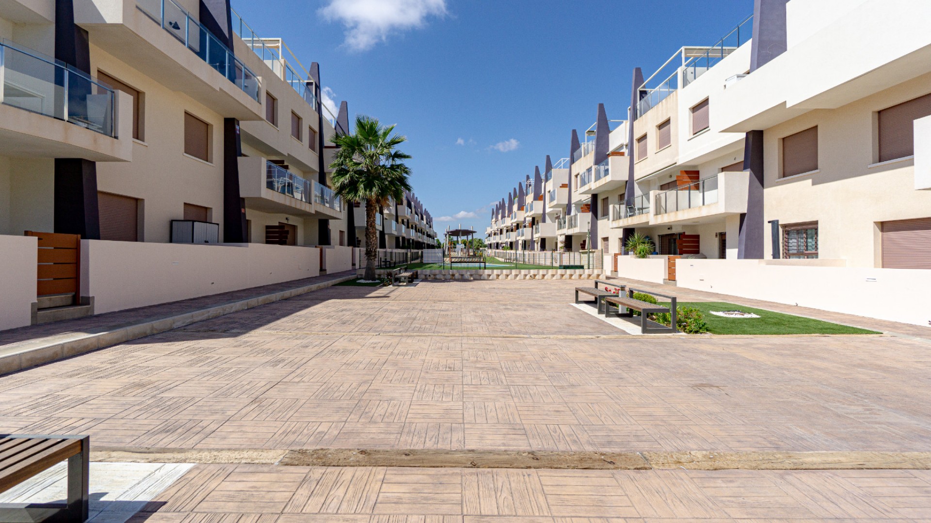 Sale - Apartment Flat -
Mil Palmeras - Beach