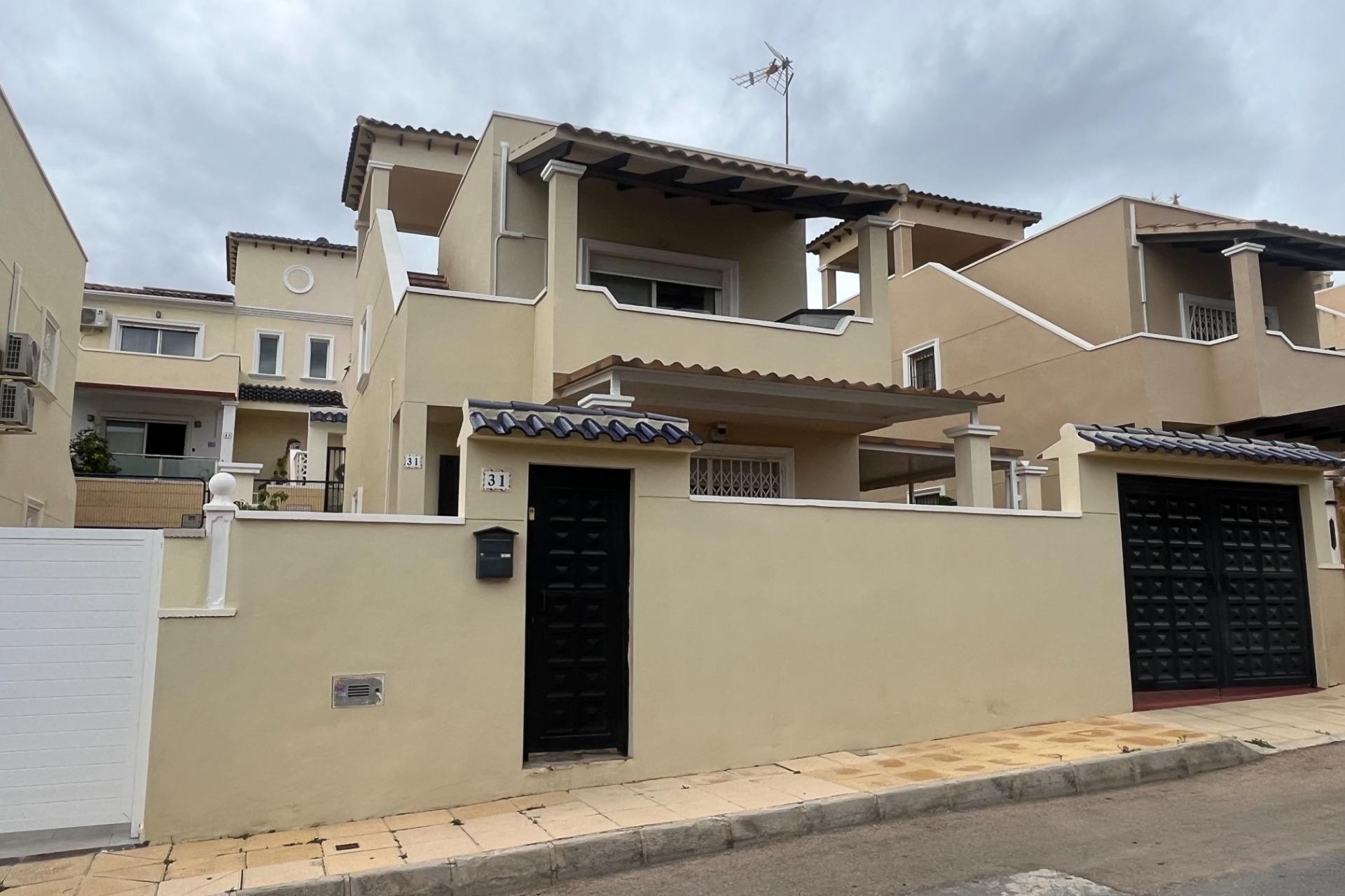 Sale - Apartment Flat -
San Miguel de Salinas - Las filipinas