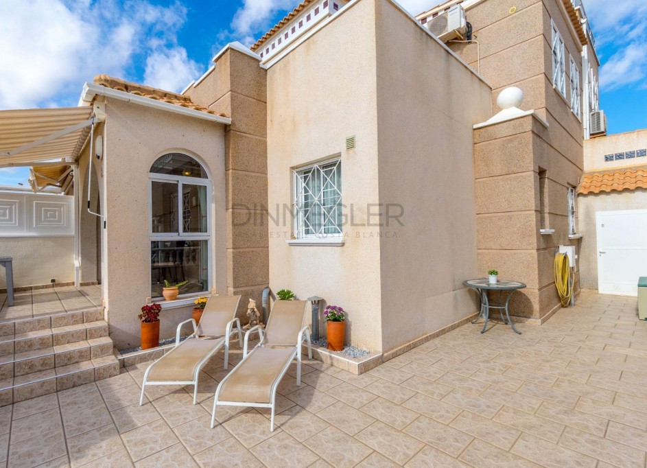 Sale - Apartment Flat -
Torrevieja - Aguas Nuevas