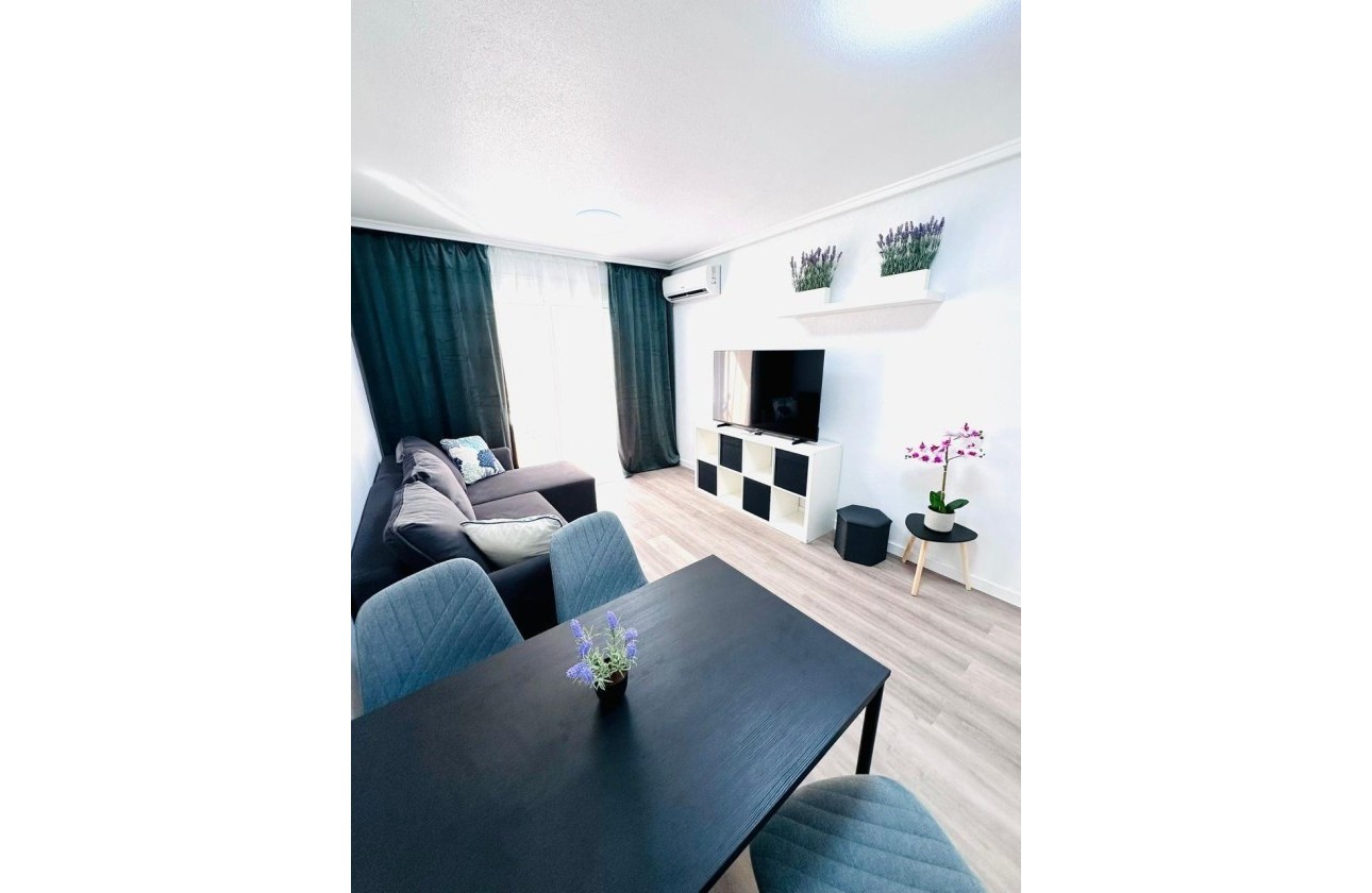 Sale - Apartment Flat -
Torrevieja - Centro - Muelle Pesquero