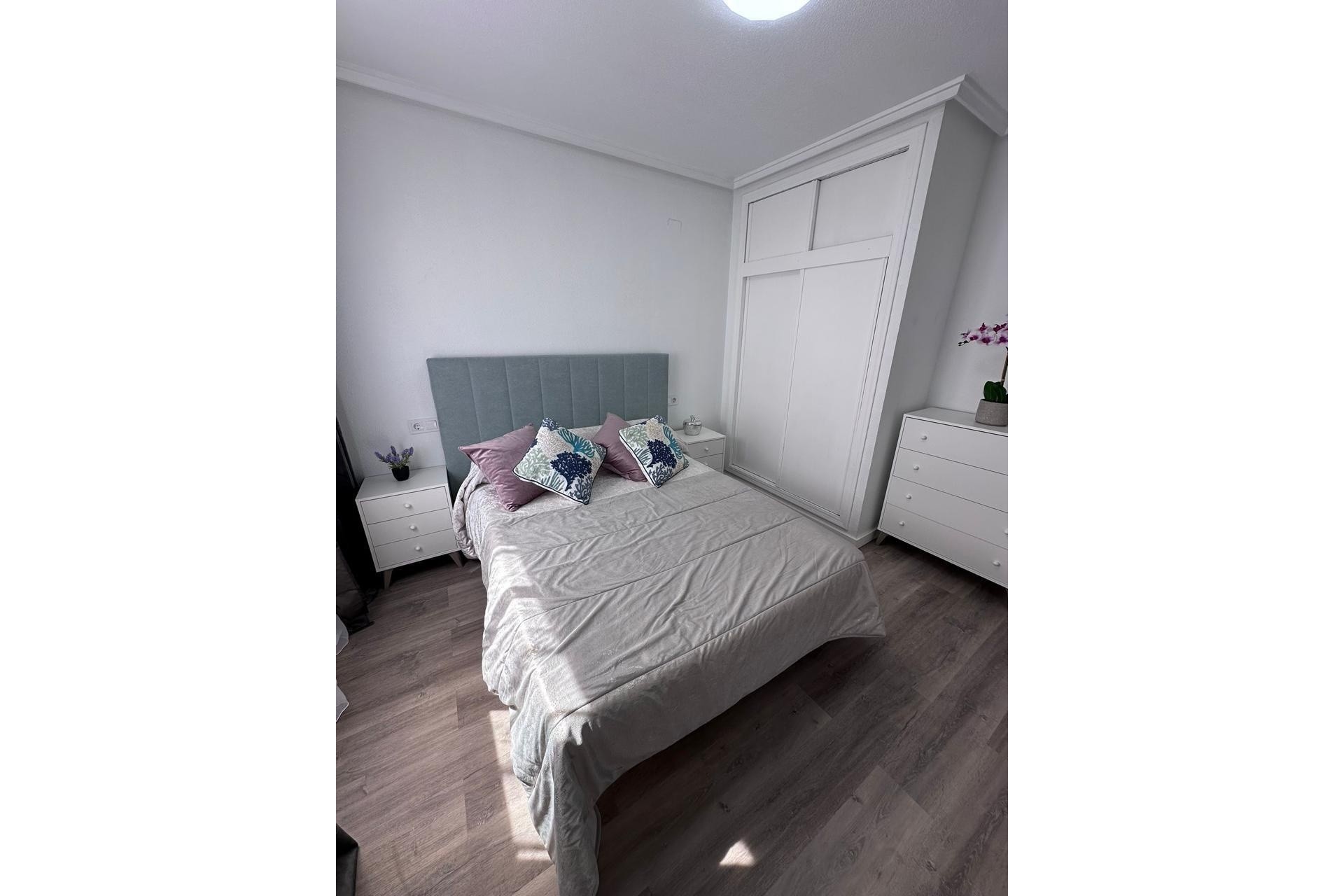 Sale - Apartment Flat -
Torrevieja - Centro - Muelle Pesquero