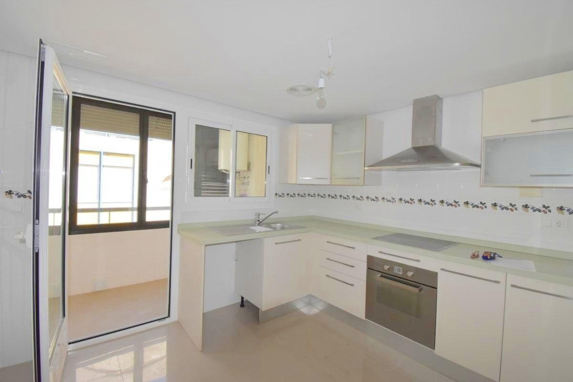 Sale - Apartment Flat -
Torrevieja - Centro - Muelle Pesquero