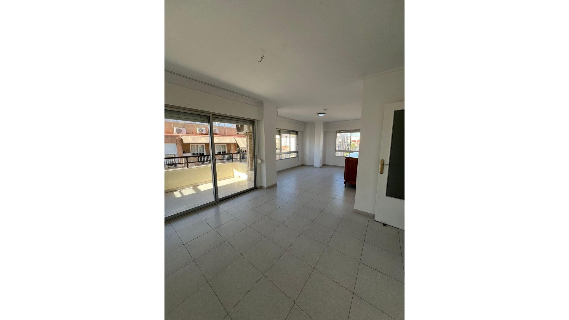 Sale - Apartment Flat -
Torrevieja - Centro - Muelle Pesquero