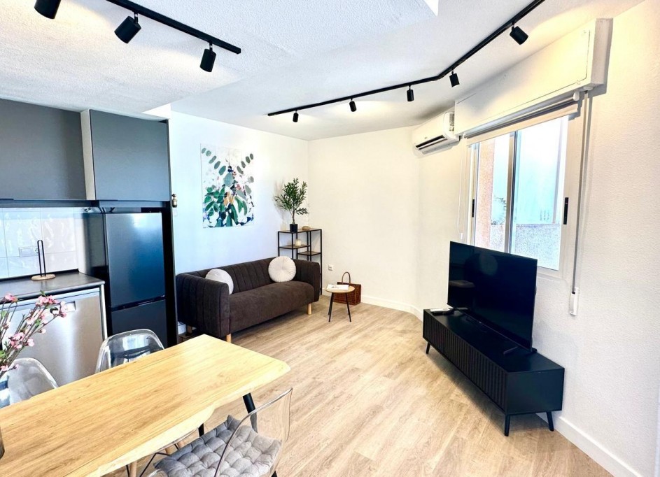 Sale - Apartment Flat -
Torrevieja - Centro