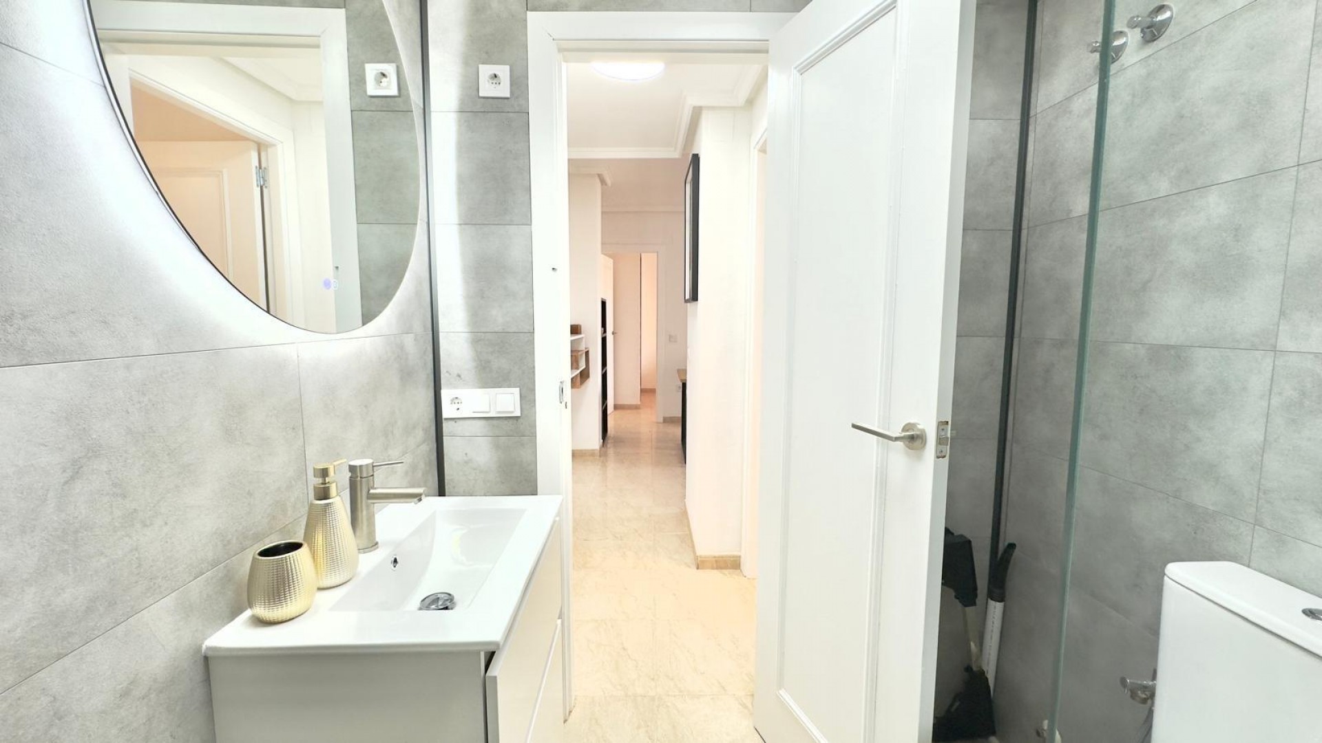 Sale - Apartment Flat -
Torrevieja - Centro