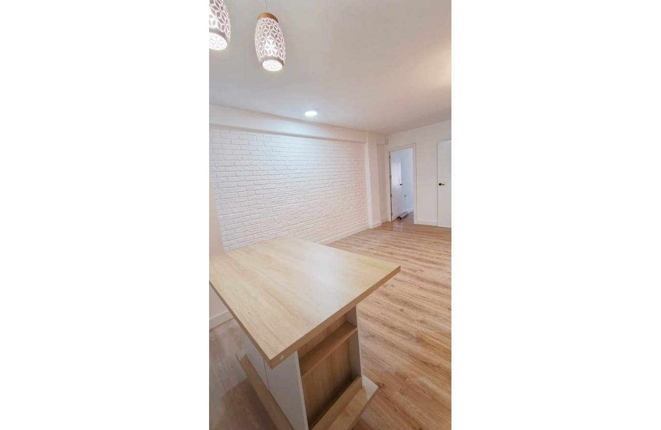 Sale - Apartment Flat -
Torrevieja - Centro
