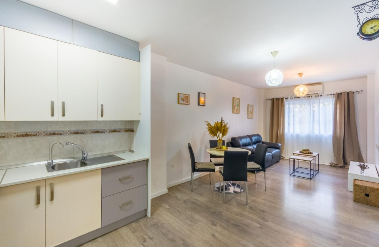 Sale - Apartment Flat -
Torrevieja - Estacion de autobuses