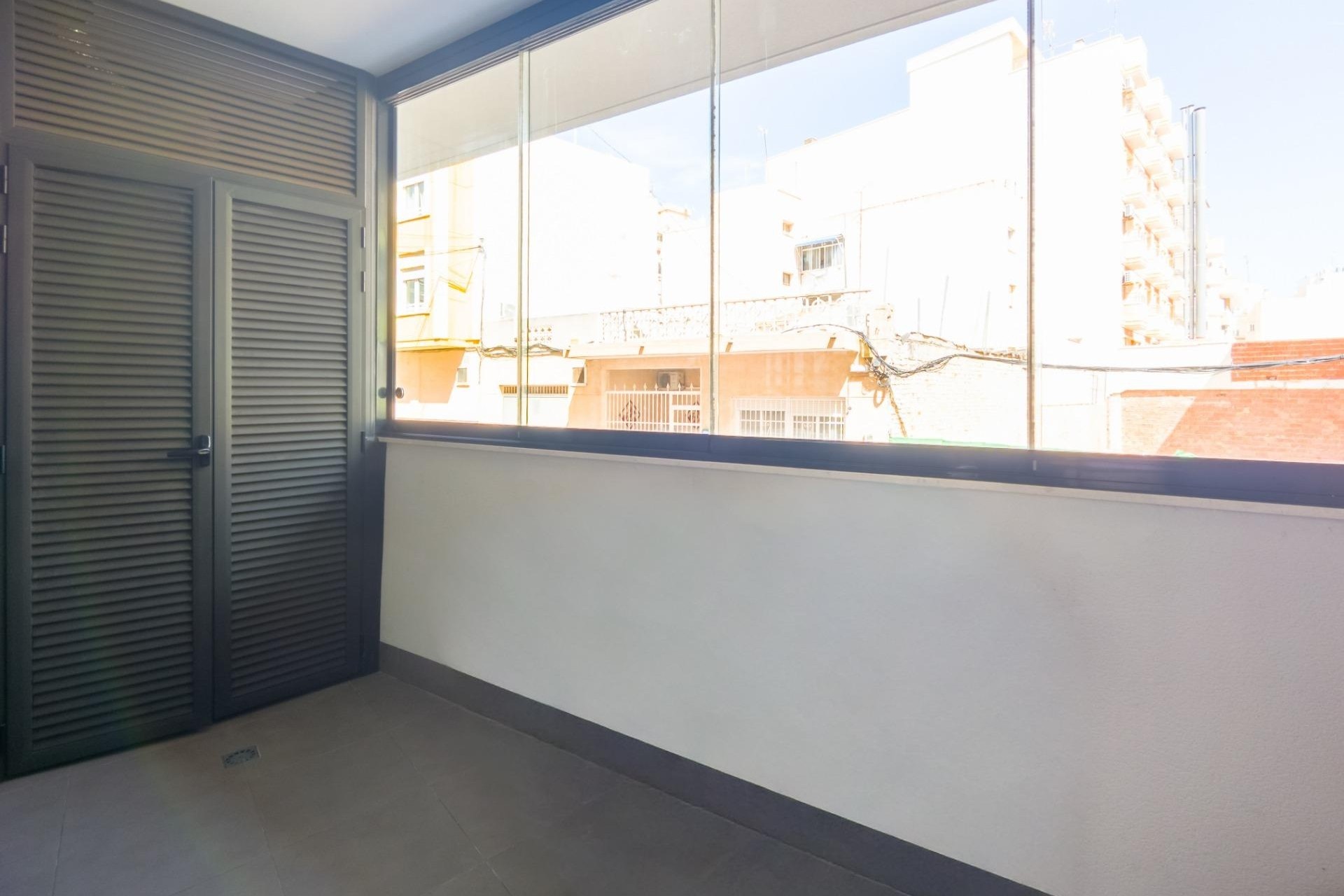 Sale - Apartment Flat -
Torrevieja - Estacion de autobuses