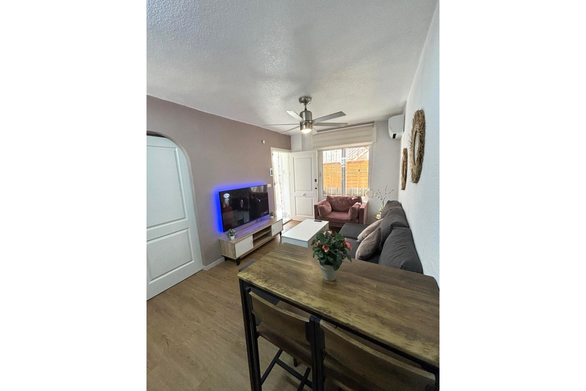 Sale - Apartment / Flat -
Torrevieja - Los Balcones