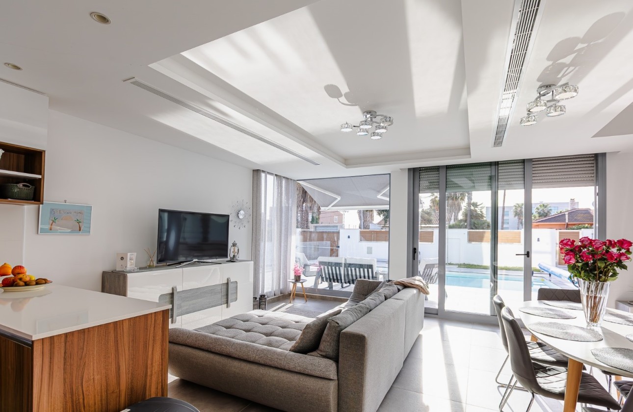 Sale - Apartment Flat -
Torrevieja - Los Locos