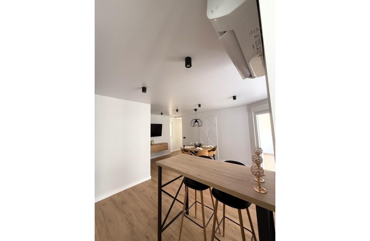 Sale - Apartment Flat -
Torrevieja - Paseo maritimo