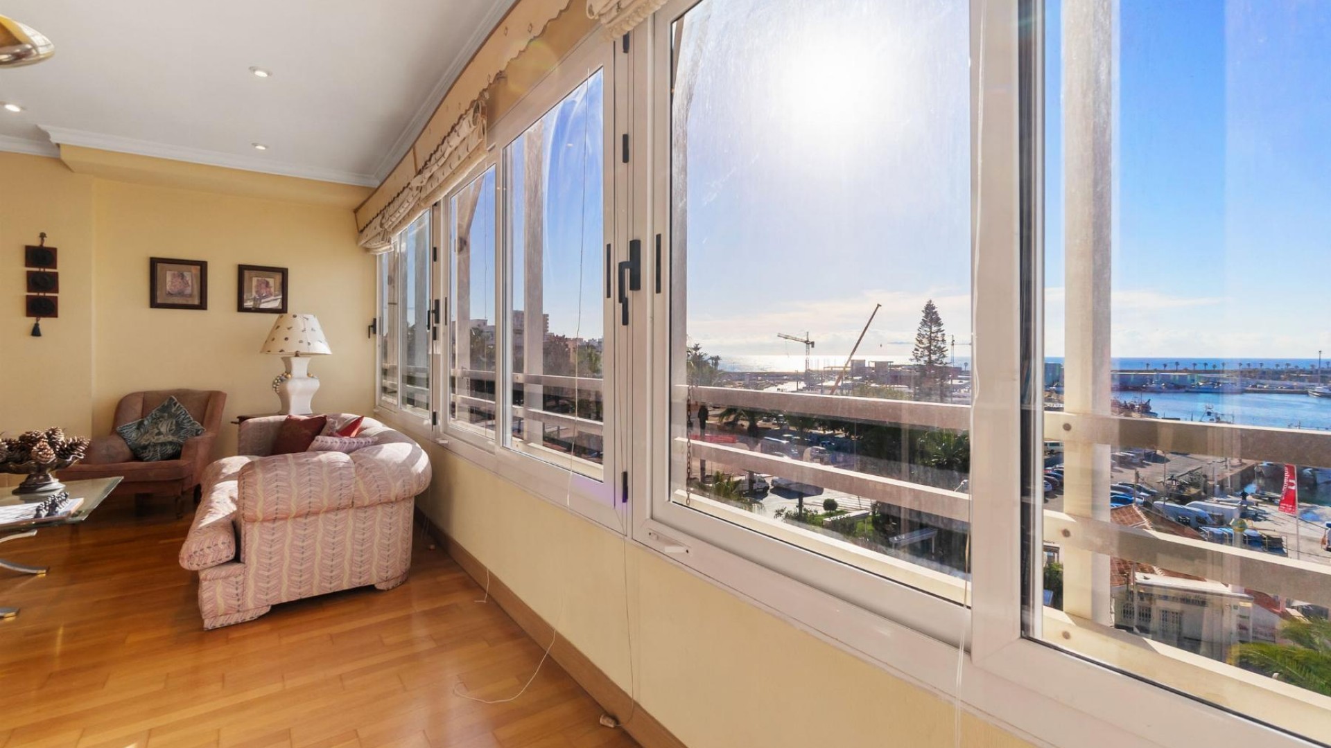 Sale - Apartment Flat -
Torrevieja - Piscinas naturales