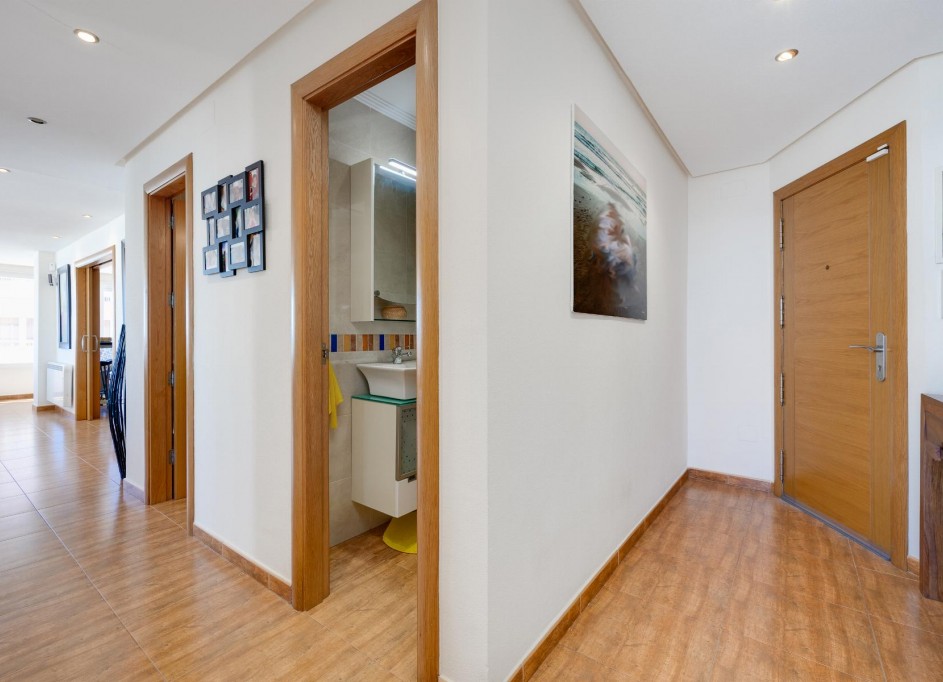 Sale - Apartment Flat -
Torrevieja - Playa Acequion