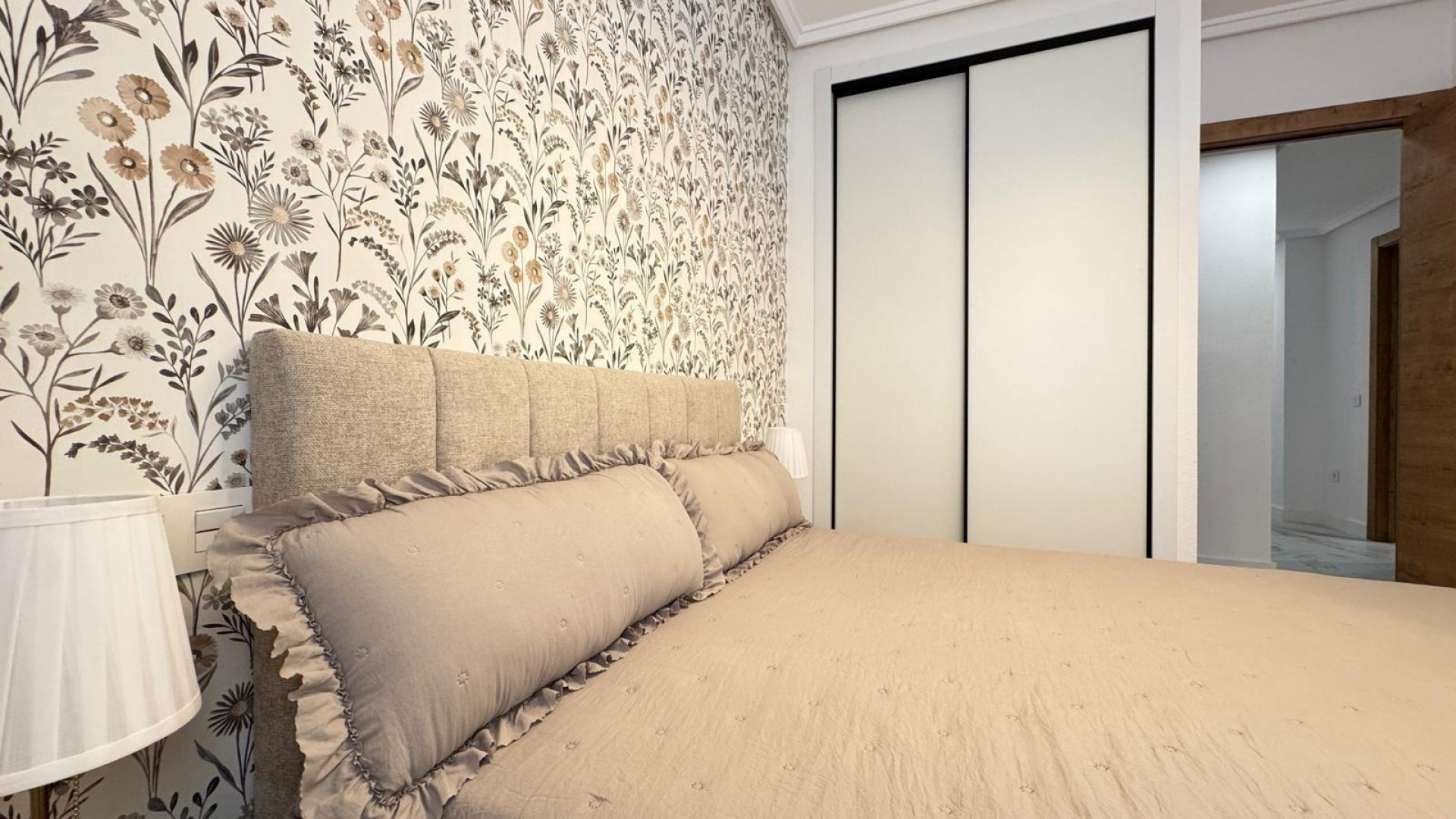 Sale - Apartment Flat -
Torrevieja - Playa de los locos