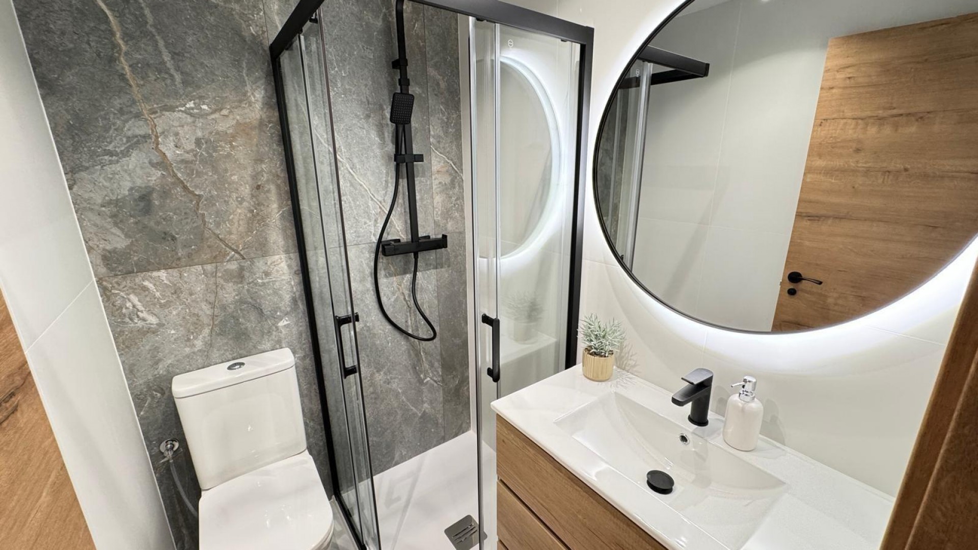 Sale - Apartment Flat -
Torrevieja - Playa de los locos