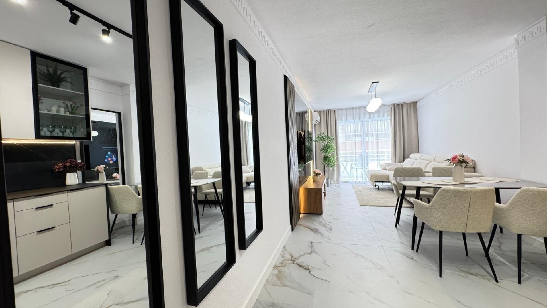 Sale - Apartment Flat -
Torrevieja - Playa de los locos