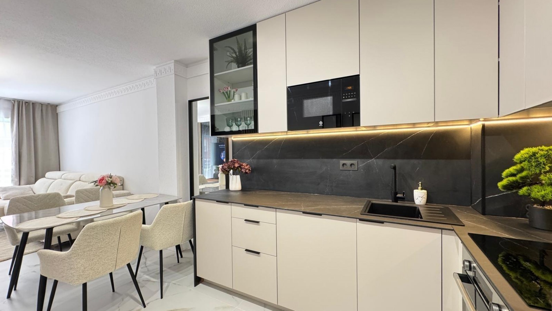 Sale - Apartment Flat -
Torrevieja - Playa de los locos