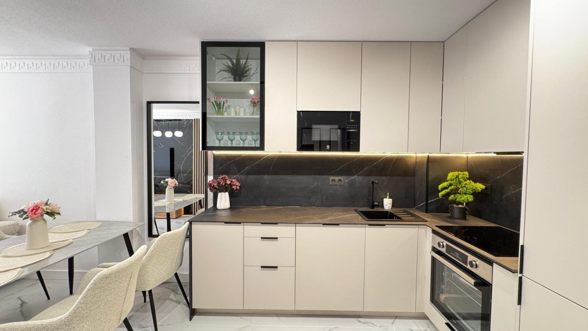 Sale - Apartment Flat -
Torrevieja - Playa de los locos