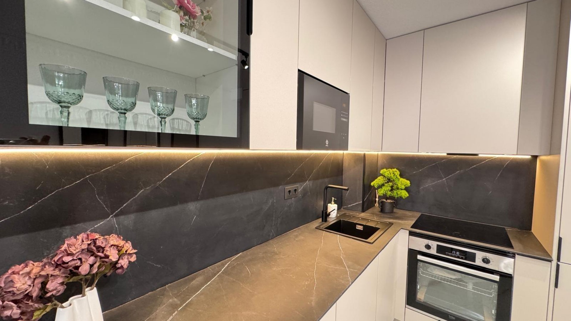 Sale - Apartment Flat -
Torrevieja - Playa de los locos