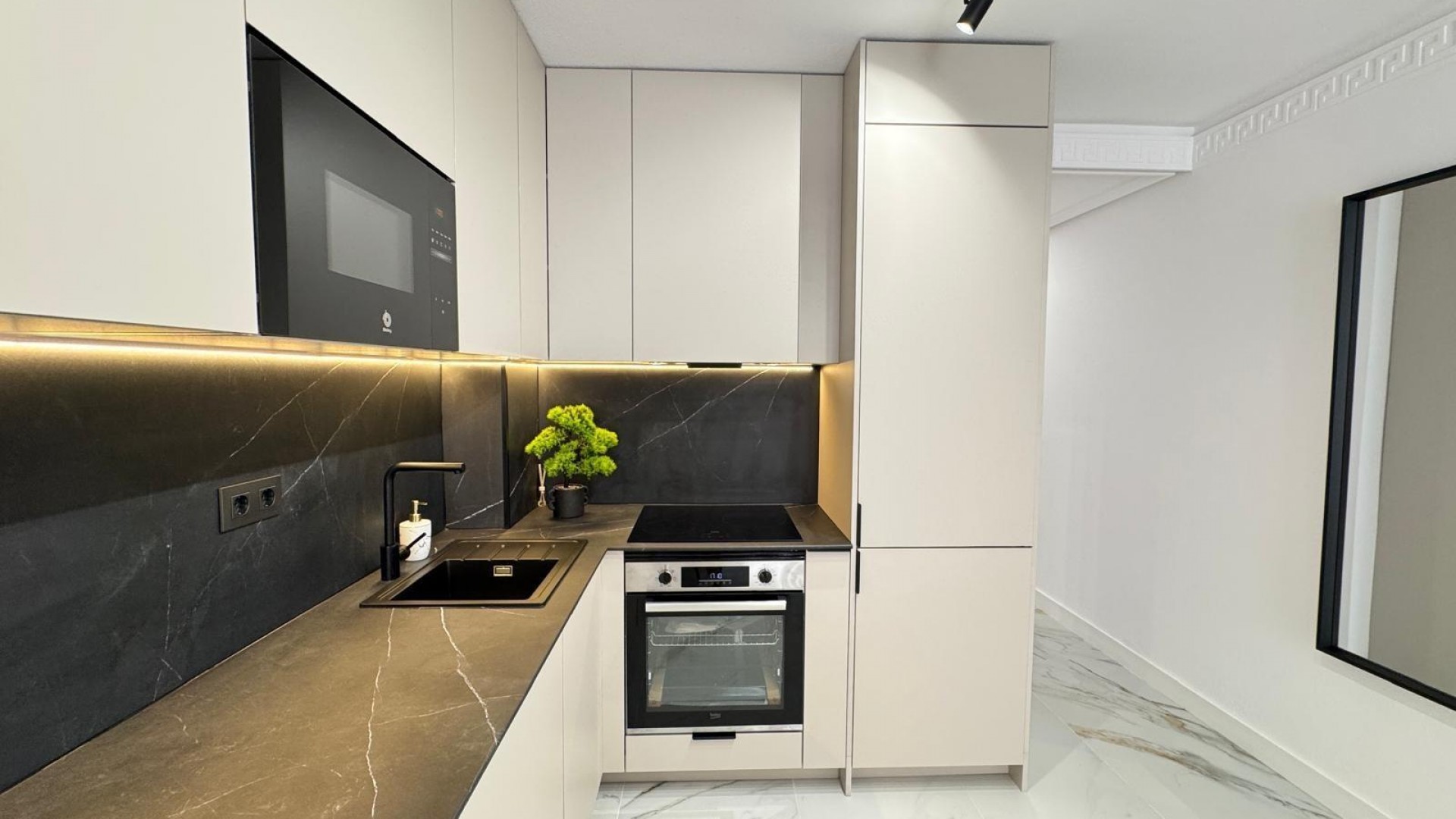 Sale - Apartment Flat -
Torrevieja - Playa de los locos