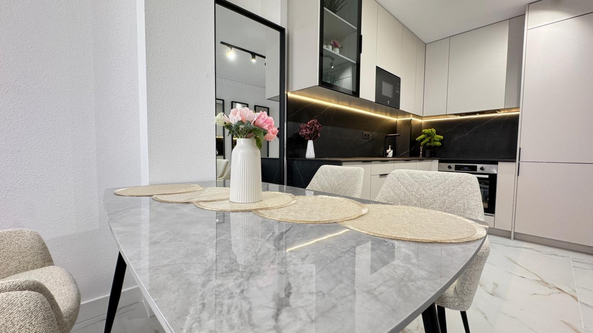 Sale - Apartment Flat -
Torrevieja - Playa de los locos