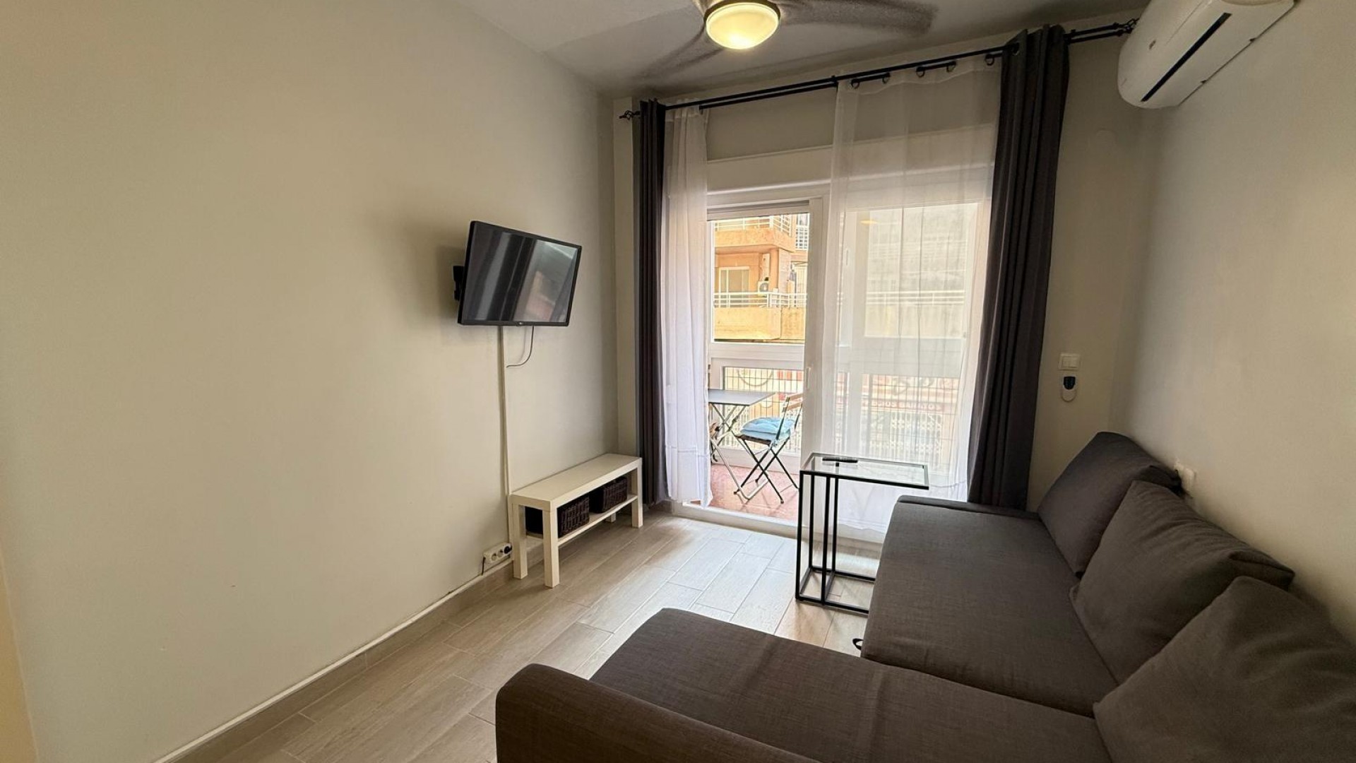 Sale - Apartment Flat -
Torrevieja - Playa de los Locos