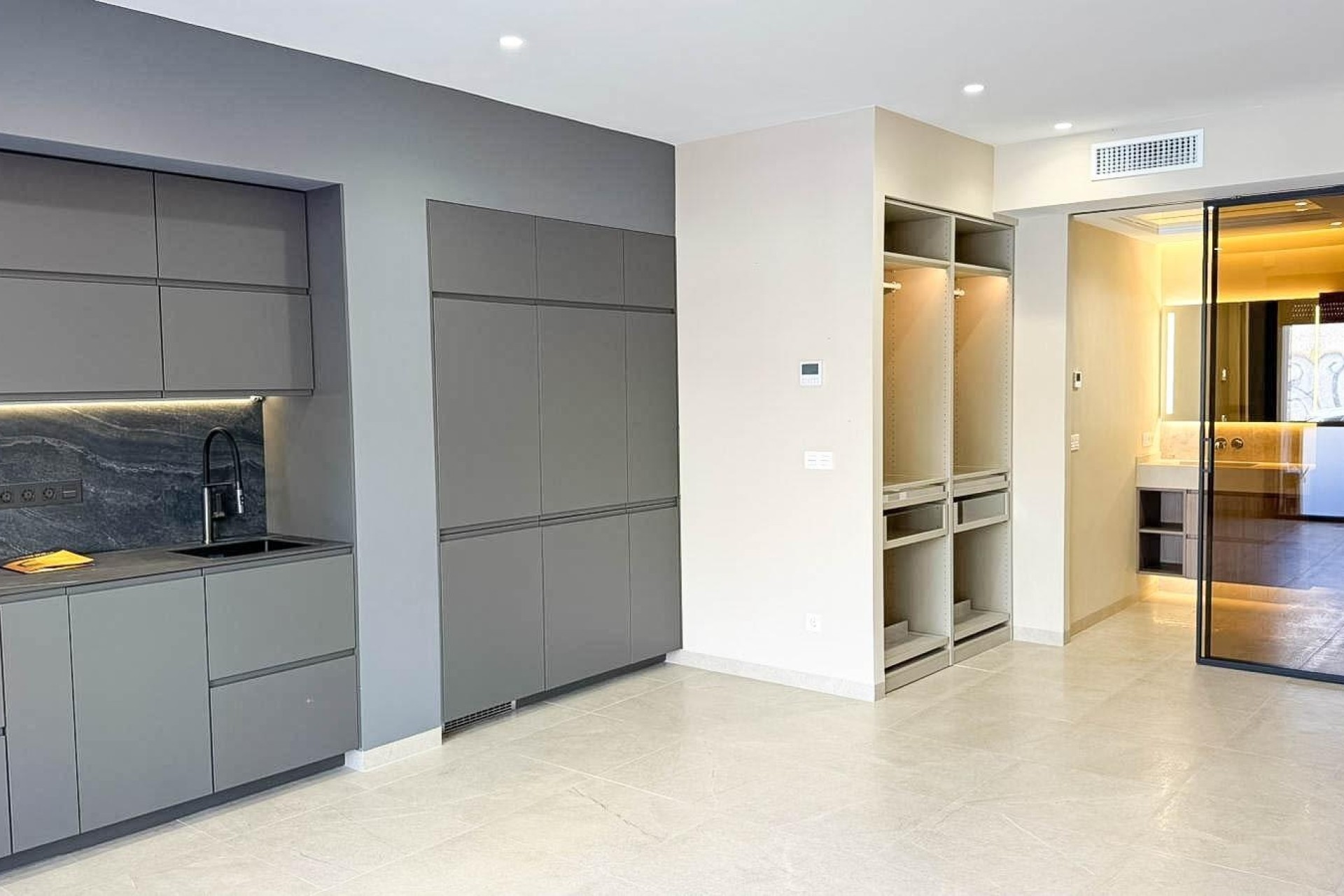 Sale - Apartment Flat -
Torrevieja - Playa de los Locos